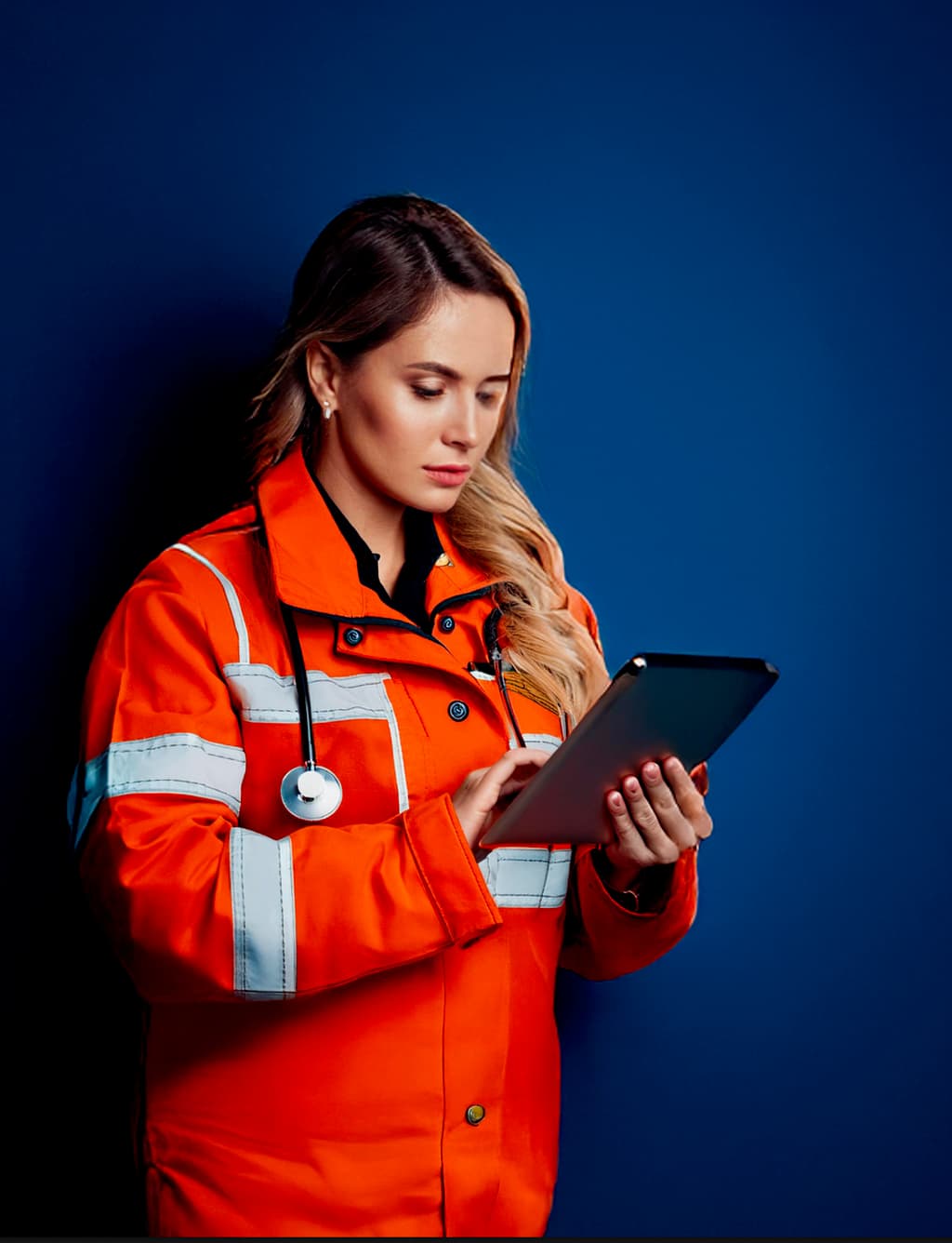 Notfallkarte im Kreditkartenformat mit App hilft dem Notarzt